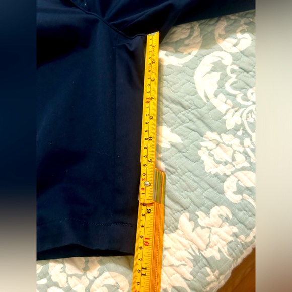 Lands End dress shorts, like new, navy blue - Picture 3 of 4